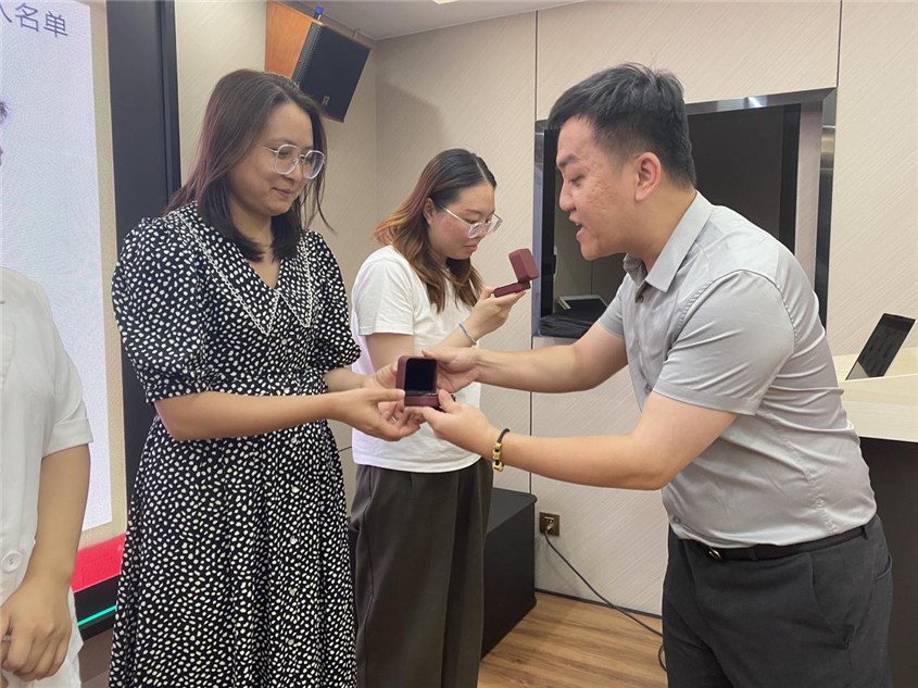 5001拉斯维加斯集团纪念品揭晓仪式