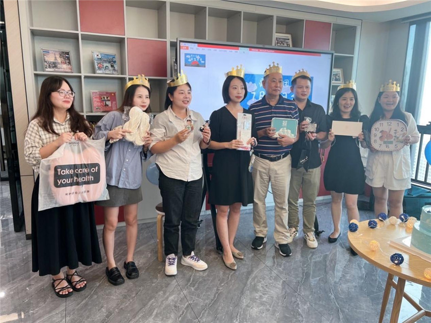 快乐之蓝，，最先绽放